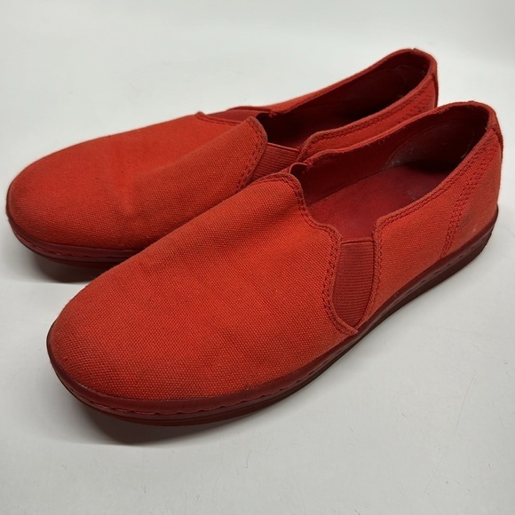 Dr Martens Finchley Slip On Sneakers Canvas Shoes Docs Shoe Red Women's Size 8 - Picture 1 of 11